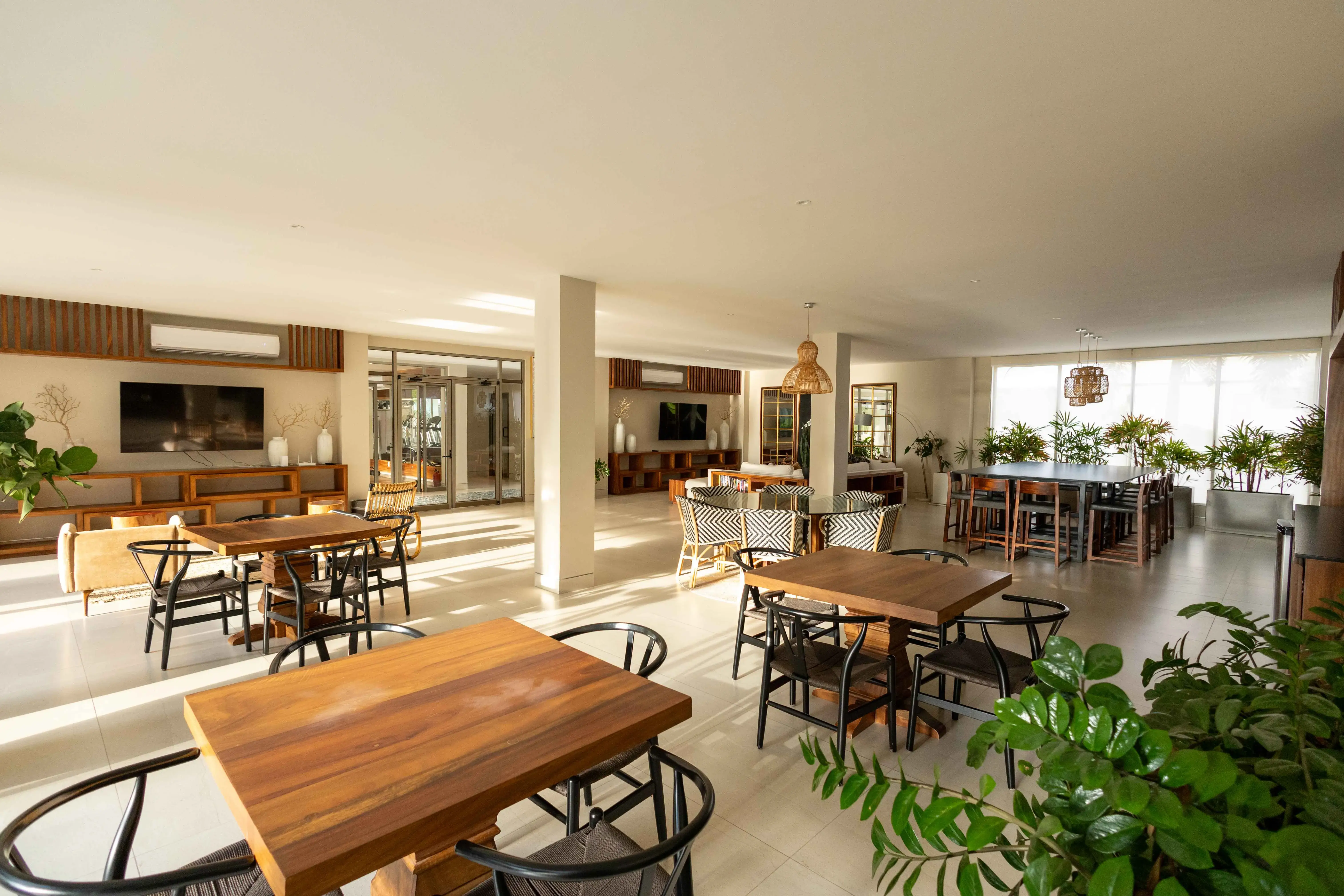 Experience hotel like stay 1 BR Multiple pools Gym