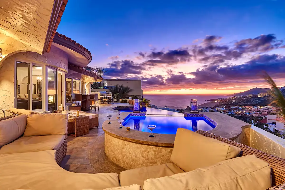 Wake up to oceanfront views at this stunning villa in El Pedregal. Its four master suites provide the ideal space and privacy to unwind completely, nestled in one of the most exclusive communities in Los Cabos.