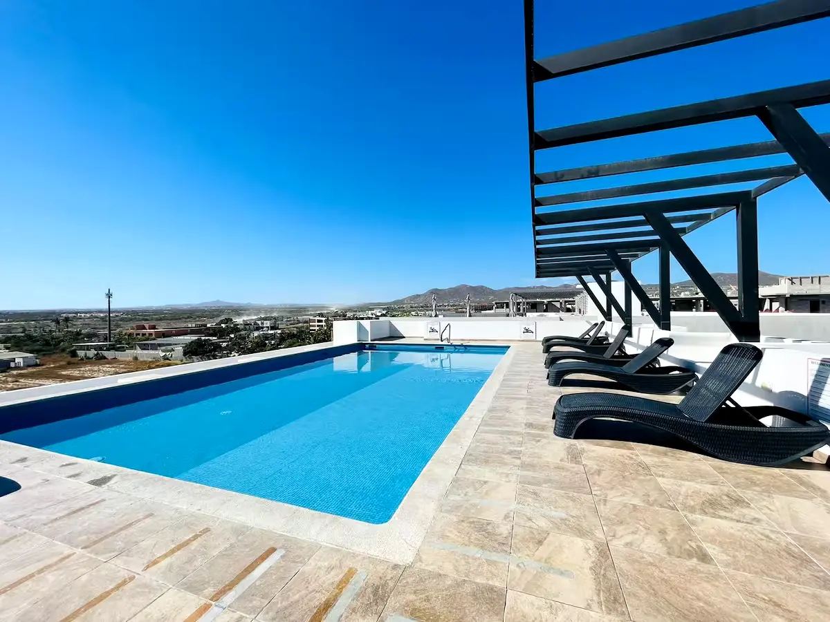 Spacious 2 br apartment, roof terrace with pool and 5 min walking distance to the beach.