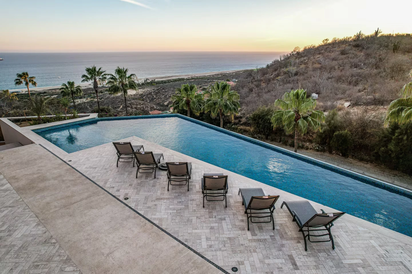 Beautiful 2BR Pool Jacuzzi 5 Minutes Downtown Cabo