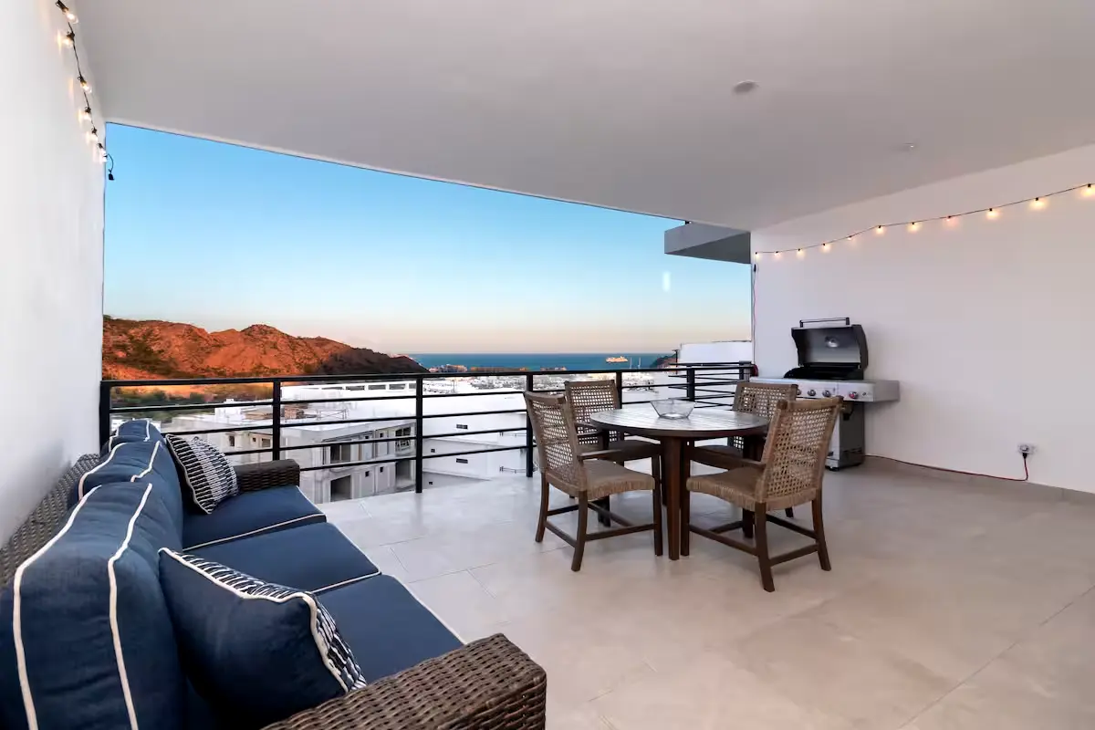 2 br accommodation with bay view, rooftop pool and balcony.
