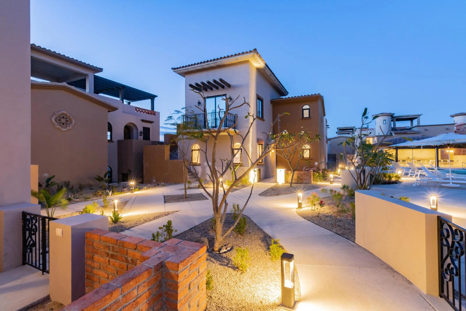 Amazing Luxury 2BR Pool/Gym/Private Beach/Golf