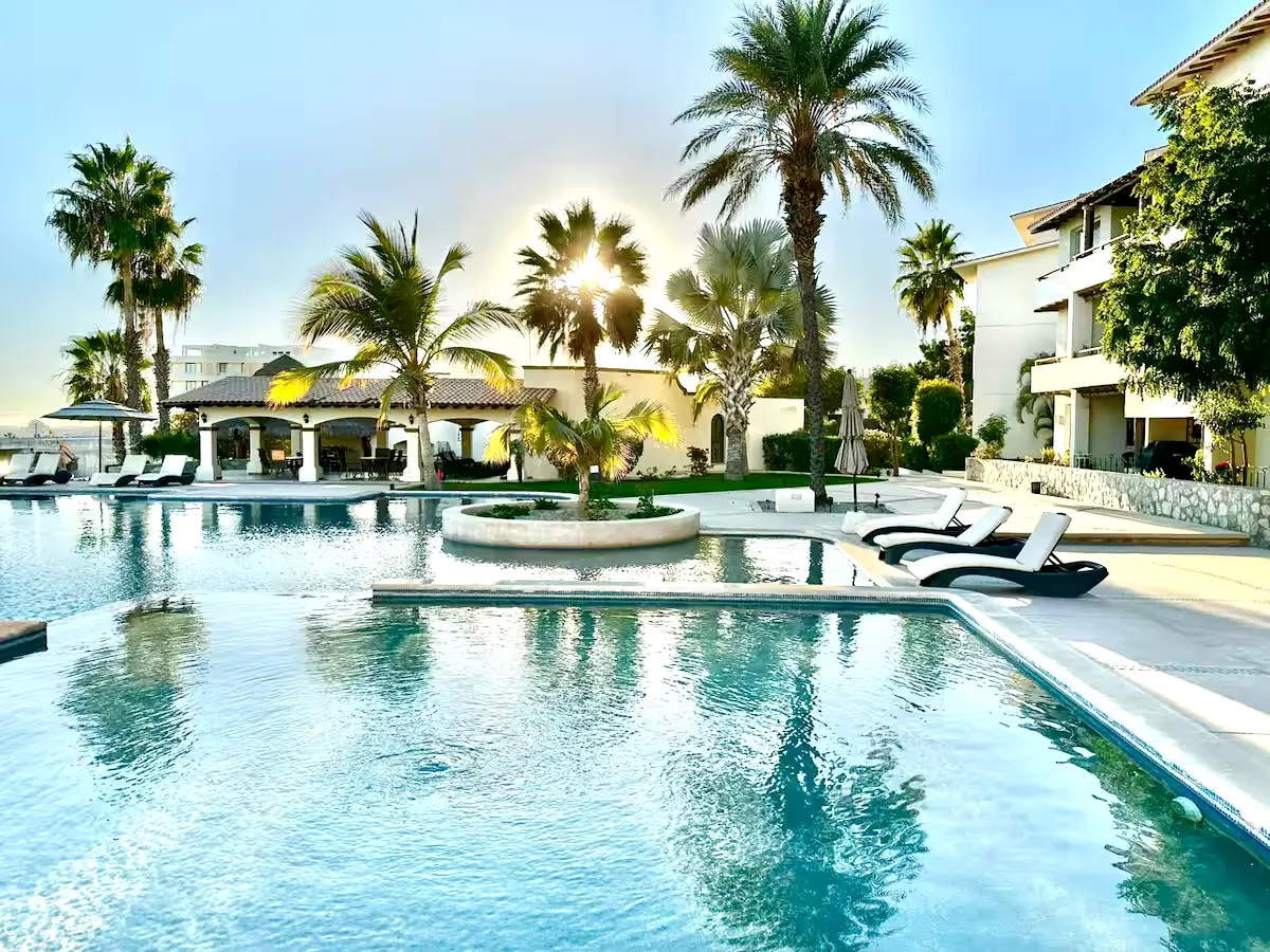 Impressive 3 br luxury house with jacuzzi and pool