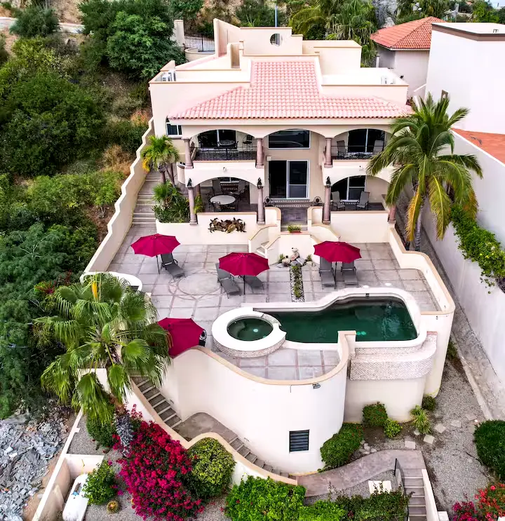 Incredible 3 br hilltop villa with stunning views