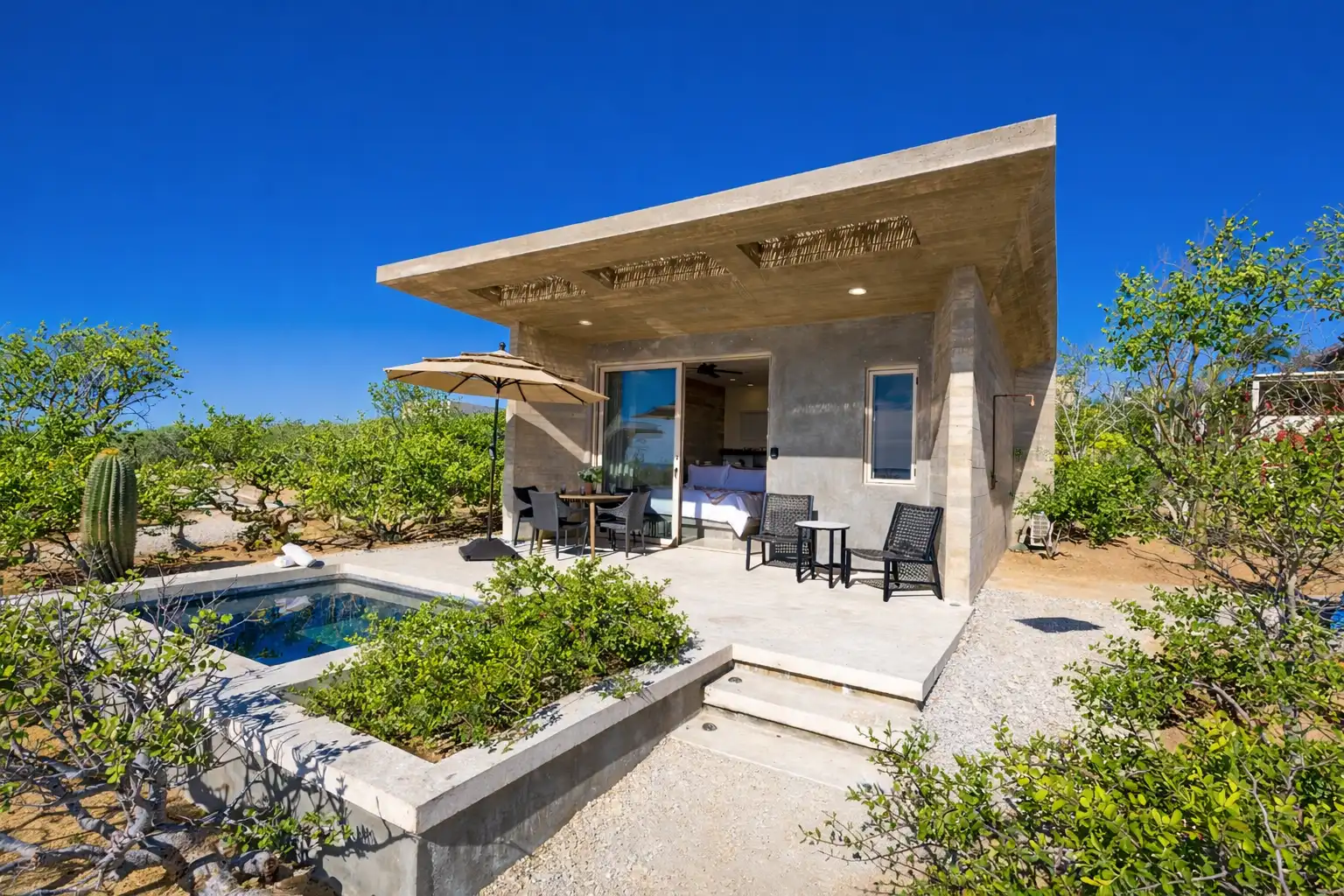 Brand-new eco-friendly casitas in Baja California, 40 minutes from the airport and near top fishing and surf spots. Fully equipped with kitchen essentials, luxury linens, and 24/7 concierge service.