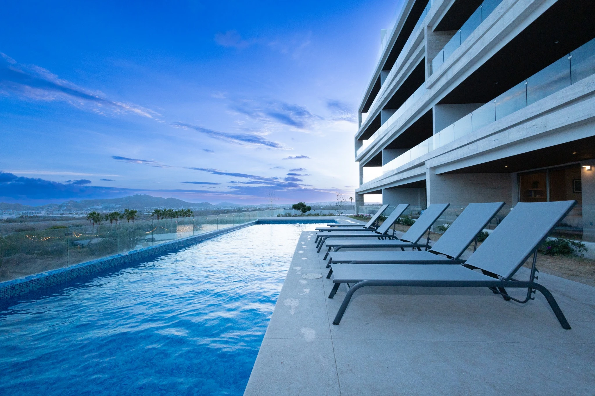 Incredibly Spacious3BR Oceanview Pool Gym Tennis