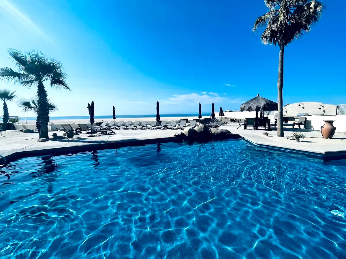 1 br accommodation with access to the beach, pool and tennis court.