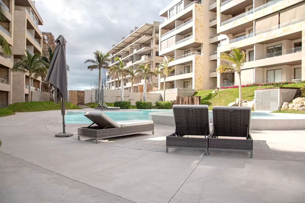 Luxurious and comfortable 3 br accommodation with access to pool and gym.